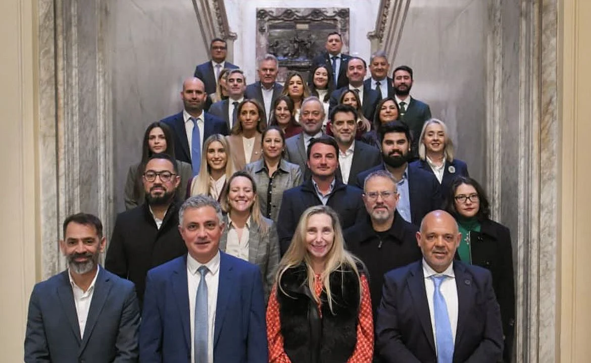 karina Milei y senadores provinciales