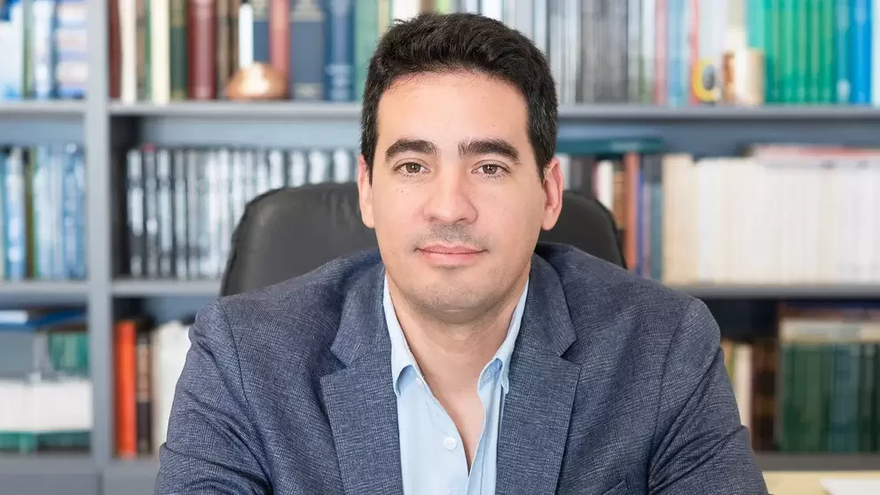adrian ravier
